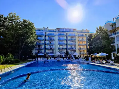 Oasis Laguna Apartments