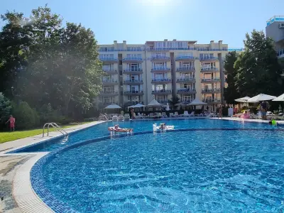 Oasis Laguna Apartments