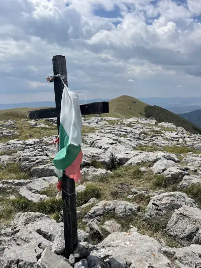 Връх Исполин (1523.4 м.)