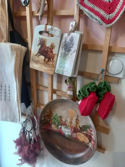 Листопадна Арт Галерия