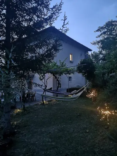 Къща за гости,, Приятели “