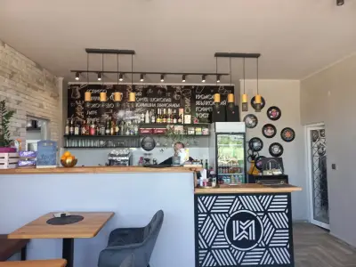 Coffee shop M&M