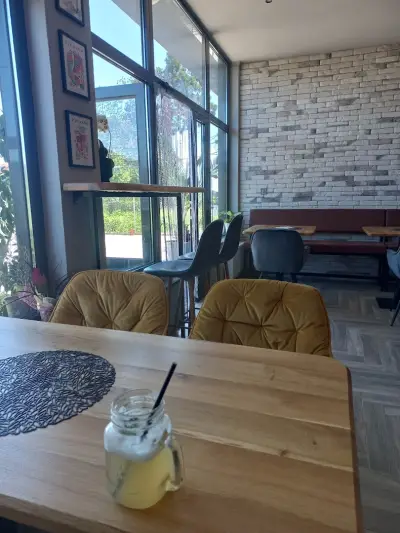 Coffee shop M&M