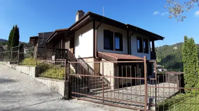 Вила "Родопски Изгреви"