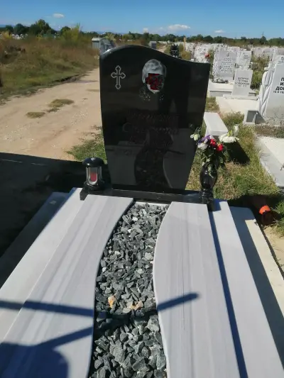 Надгробни паметници