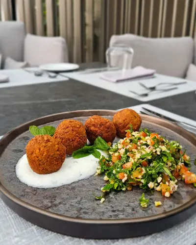 A Priori Restaurant & Garden