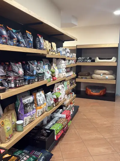 Different Pet Shop and Grooming/ Различният зоомагазин и груминг