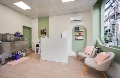 Bark N’ Bath Grooming Lounge