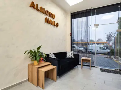 Almond nails studio