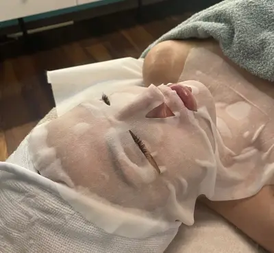 Студио за красота „Семейство и приятели“