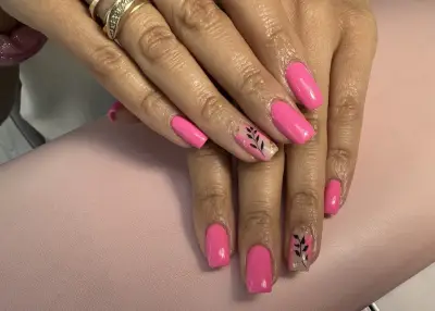 PM Nails Studio - Салон за маникюр