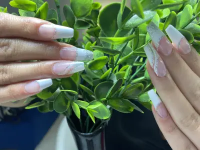 Kosara Nails салон за маникюр и педикюр Перник