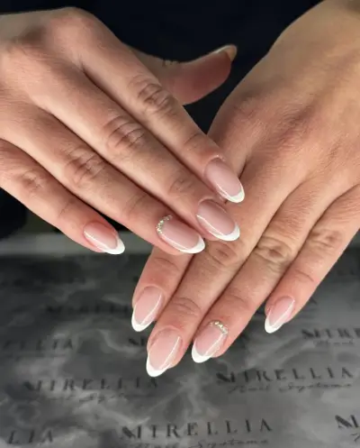 Black and white nail studio