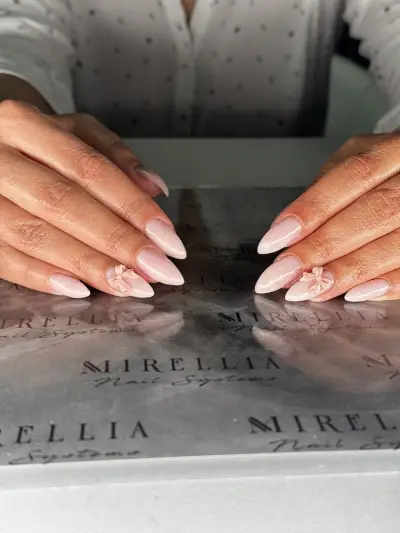 Black and white nail studio