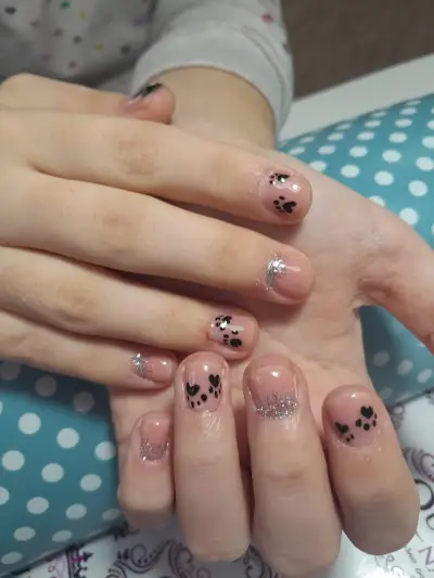 QUEEN NAILS Козметично студио
