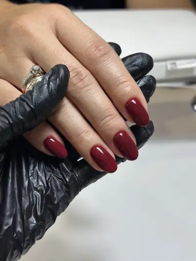 Studio Zlatova nails