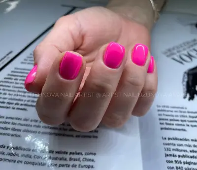 Anabel Uzunova Nail Artist