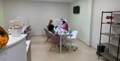 Маникюр.педикюр - салон за маникюр Варна