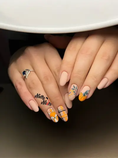 Beauty Studio Savage- Nelly Nails