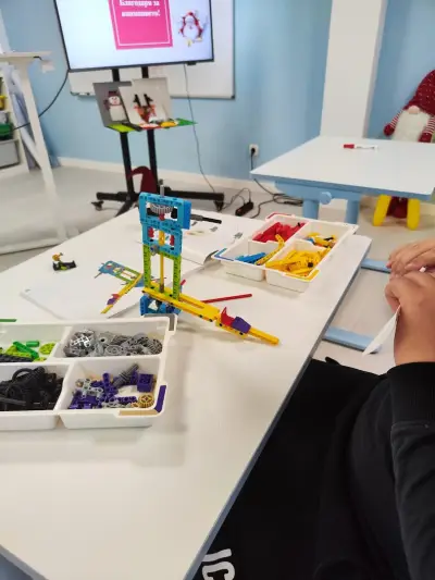 ROBO KIDS Враца - академия за деца по роботика и програмиране