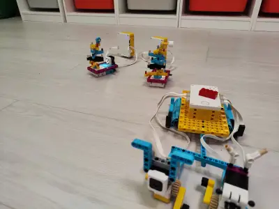 ROBO KIDS Враца - академия за деца по роботика и програмиране