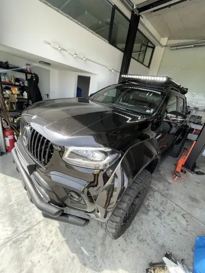 Blacky’s garage