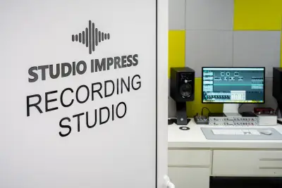 STUDIO IMPRESS