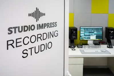 STUDIO IMPRESS