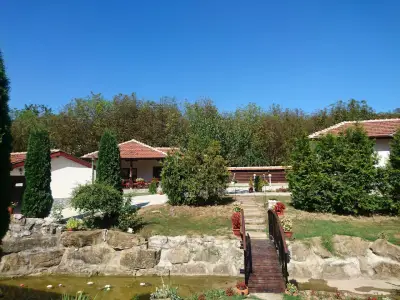 Къща за гости "Там край реката "