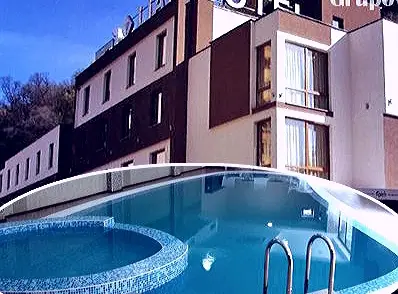 Хотел Лиани