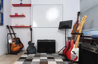Музикална Школа "Sound Circle" - Уроци по Китара, Бас, Барабани, Пиано, Пеене, Рисуване