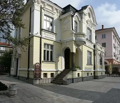 Фото Стария бряст