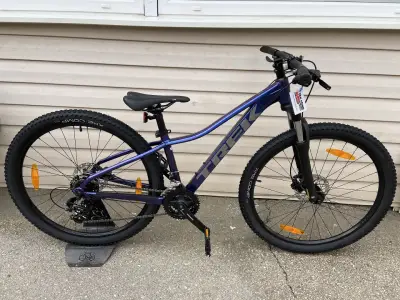 Магазин за велосипеди и сервиз Hemus Bikes Троян
