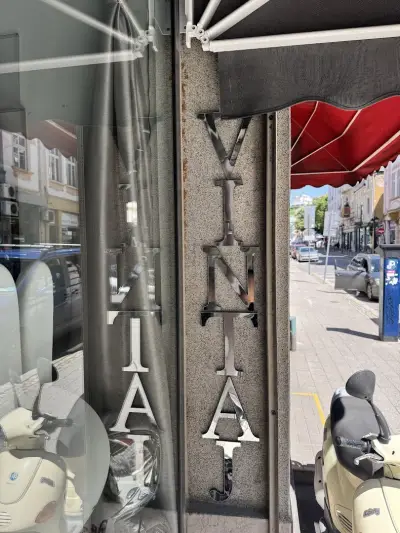 Винтаж.БГ - Селектирани дрехи втора употреба
