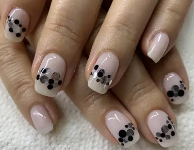 Studio M&M nails