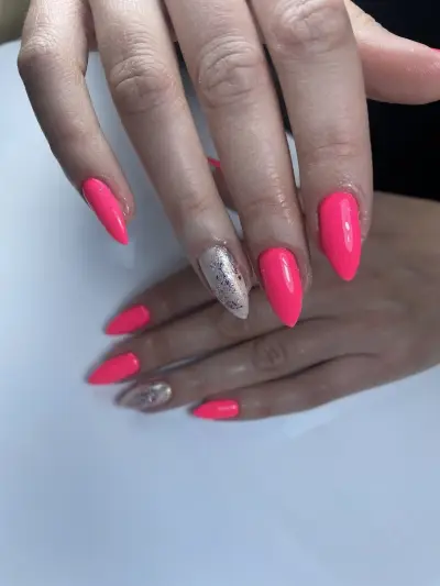 Nails studio by Lora