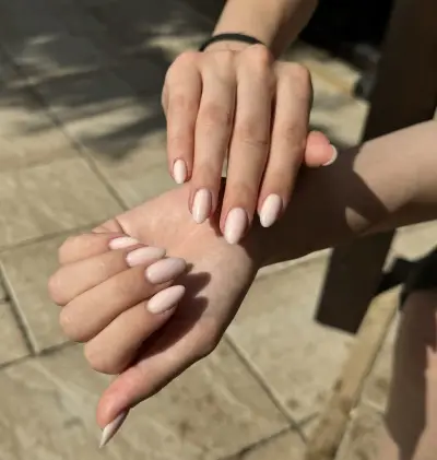Contrast NAIL SALON