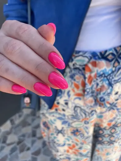 Contrast NAIL SALON