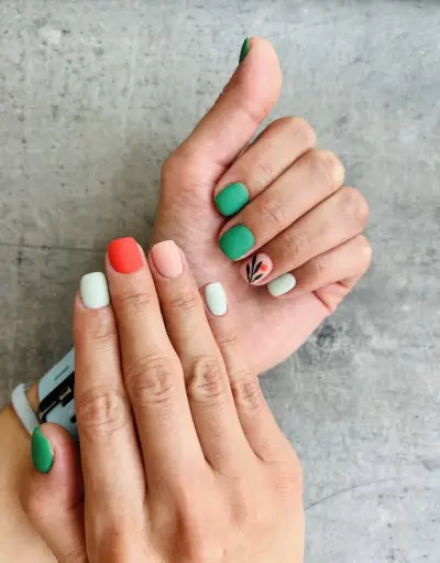 Pomodoro Nails