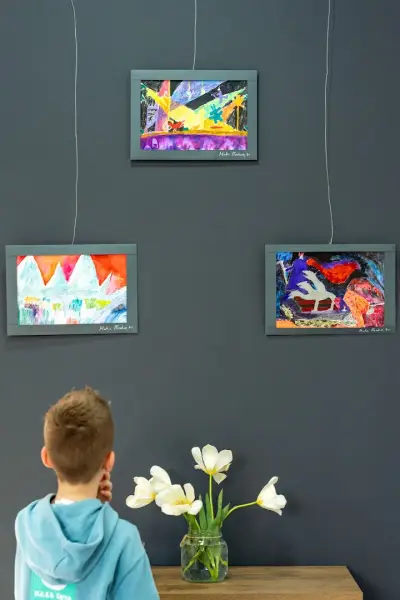 Креативна академия "Светулки" Creative space "Fireflies"