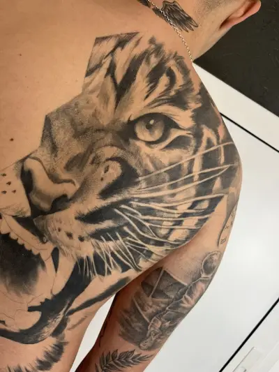Ailqk Tattoo