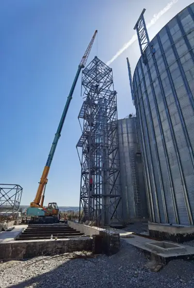 Камион с кран