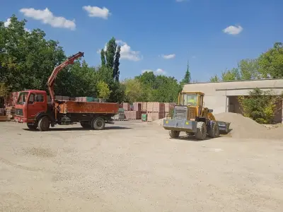 Камион с кран