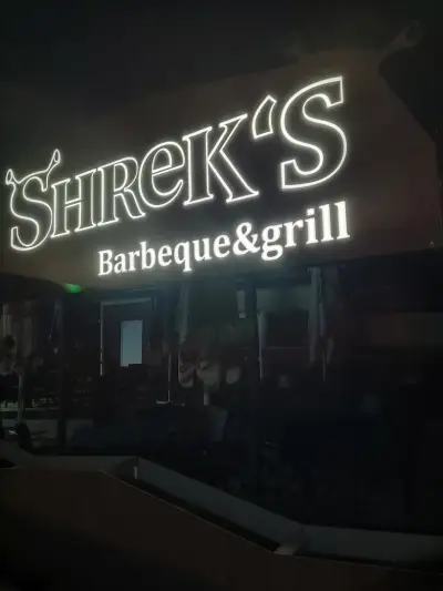 SHREK'S BBQ