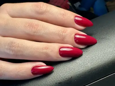 Budinov nails