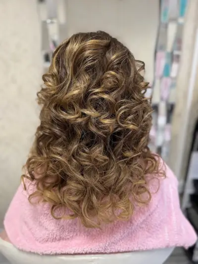 ARIEL BEAUTY STUDIO | Дамско подстригване, Екстеншъни, Маникюр, Козметик София Люлин