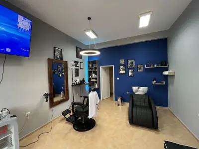 The Blind Barber Barbershop / Бръснарница