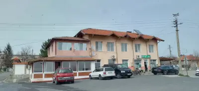 Бистро Акуа и магзин Елиф