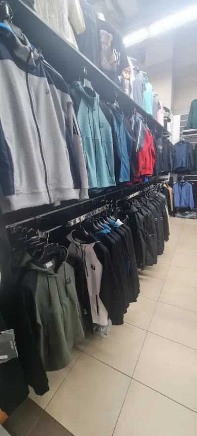 Спортни магазини PLAYER