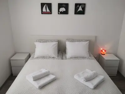 Happy Apartment & Free Breakfast - Mladost